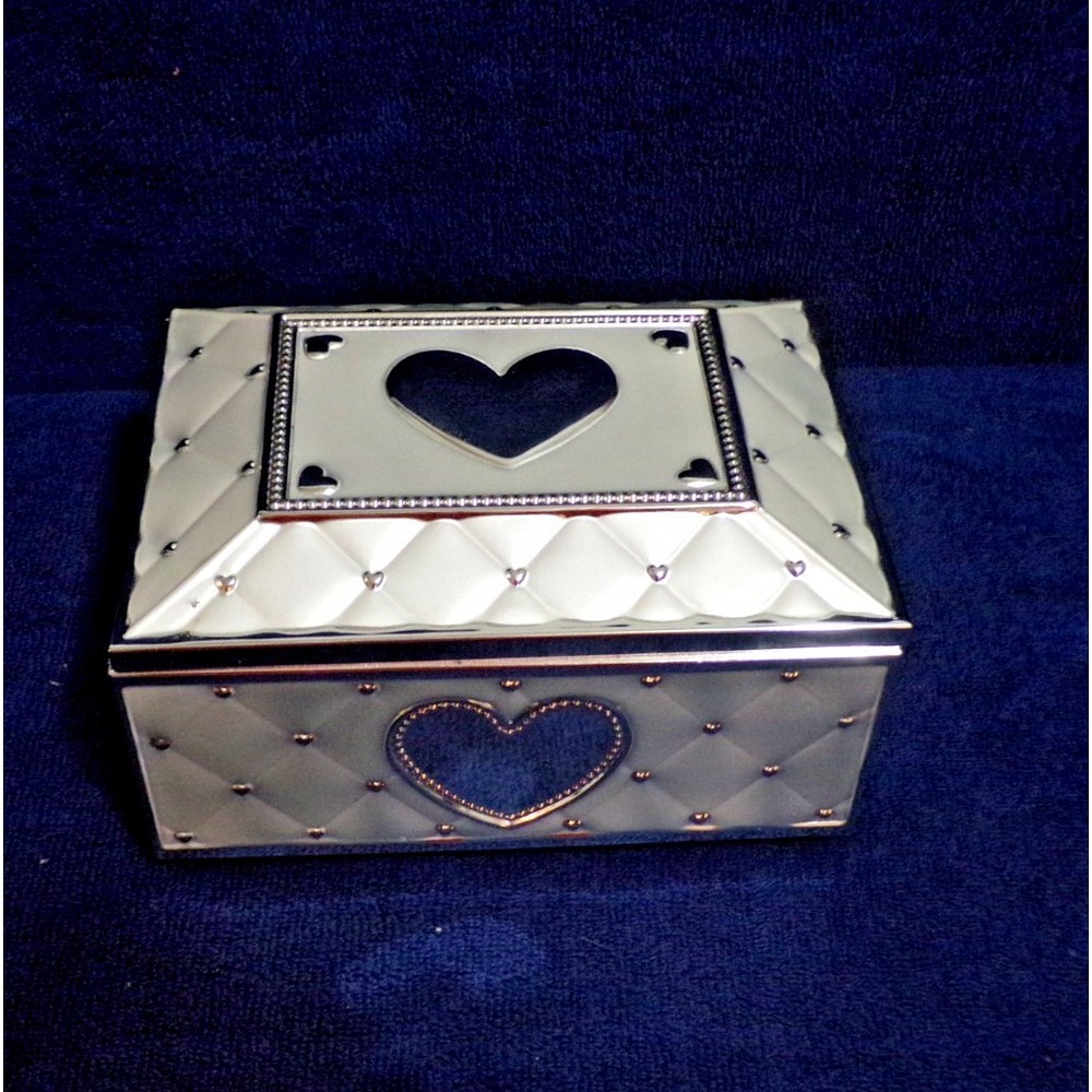 Lenox "Childhood Memories" Jewelry Box Pearl Satin Look Silver Accents Hearts
